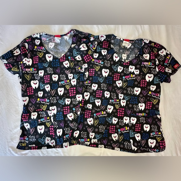 EUC Dickies V-Neck 2 Scrub Top - Picture 3 of 4